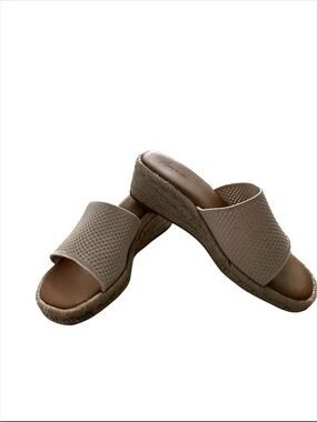 Woven Slide Platform Sandals in Cream size 9